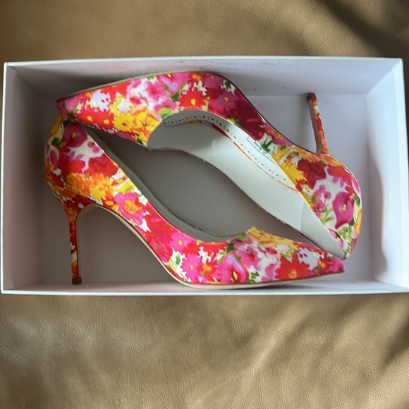 New Manolo Blahnik Pumps size  37.5 - Picture 7 of 11